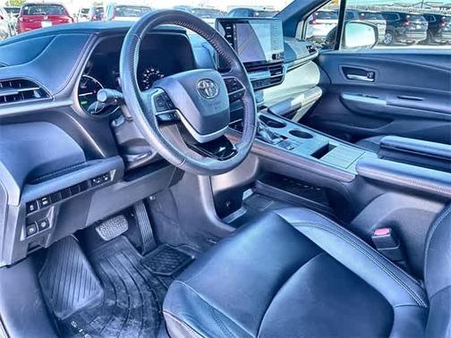 2021 Toyota Sienna XSE 7 Passenger