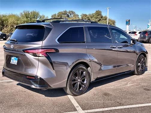 2021 Toyota Sienna XSE 7 Passenger