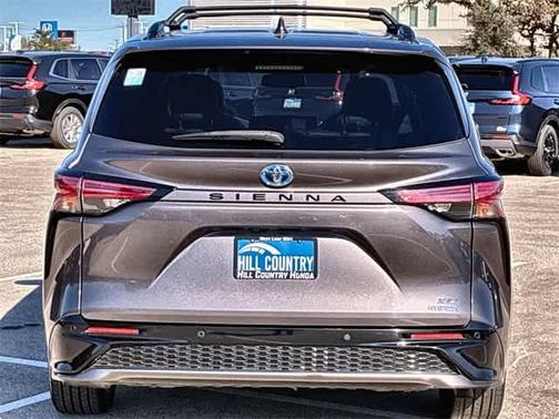 2021 Toyota Sienna XSE 7 Passenger
