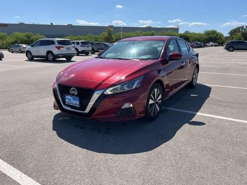 2022 Nissan Altima 2.5 SV