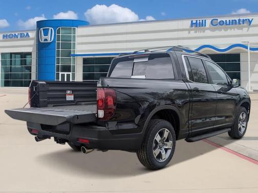 Crystal Black Pearl 2026 Honda Ridgeline RTL