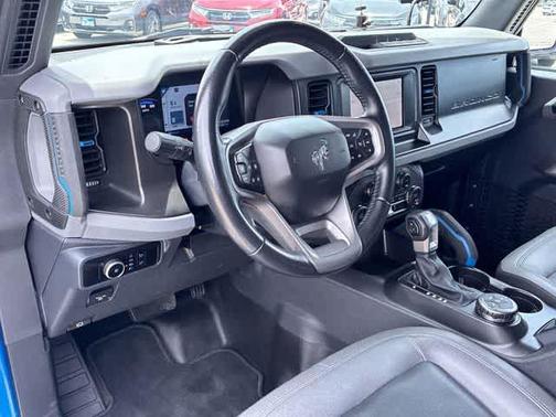 Velocity Blue Metallic 2023 Ford Bronco Black Diamond