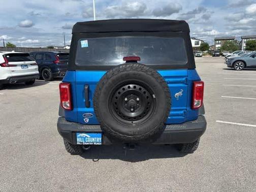 Velocity Blue Metallic 2023 Ford Bronco Black Diamond