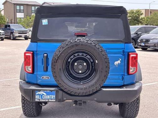 Velocity Blue Metallic 2023 Ford Bronco Black Diamond