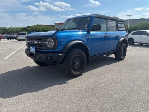 Velocity Blue Metallic 2023 Ford Bronco Black Diamond
