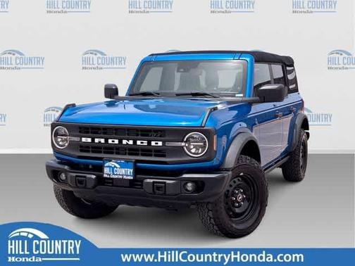 Velocity Blue Metallic 2023 Ford Bronco Black Diamond