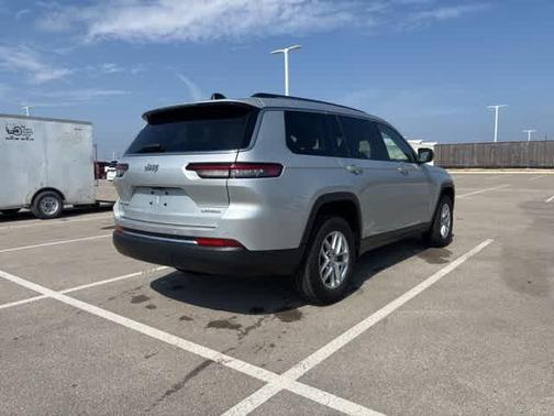 2021 Jeep Grand Cherokee L Laredo