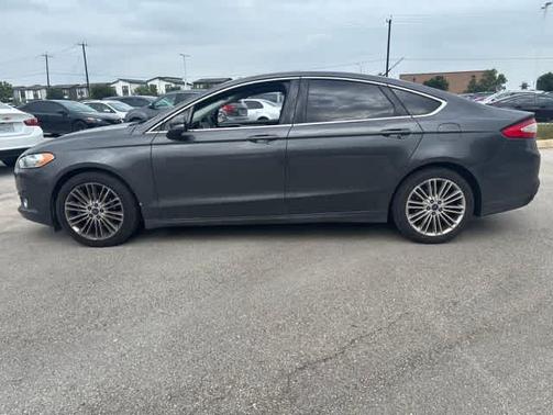 Magnetic 2016 Ford Fusion SE