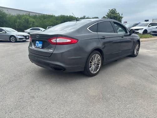 Magnetic 2016 Ford Fusion SE