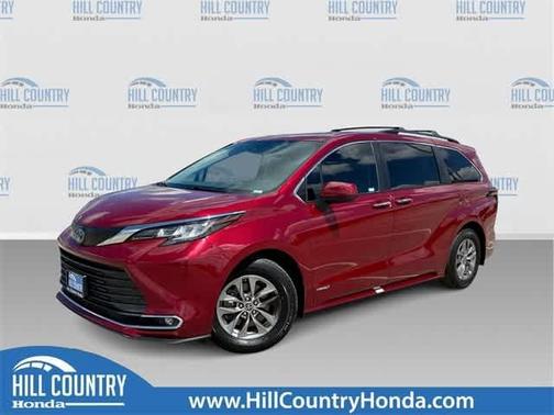 2021 Toyota Sienna XLE