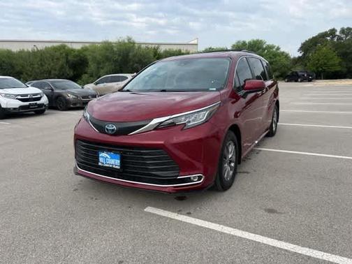 2021 Toyota Sienna XLE
