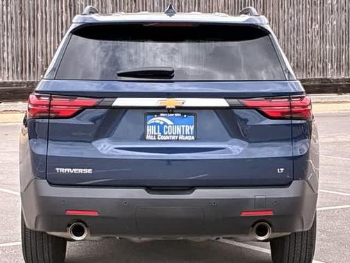 Northsky Blue Metallic 2022 Chevrolet Traverse LT Cloth