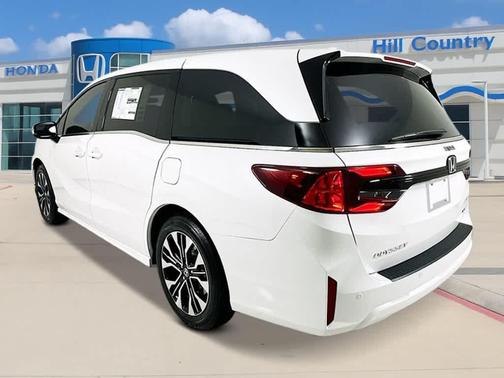 Platinum White Pearl 2026 Honda Odyssey Elite