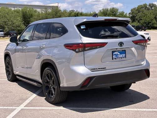 Celestial Silver Metallic 2022 Toyota Highlander L