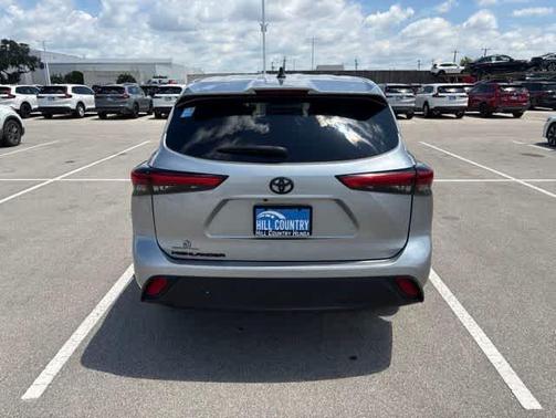 Celestial Silver Metallic 2022 Toyota Highlander L