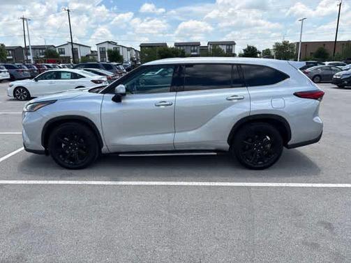 Celestial Silver Metallic 2022 Toyota Highlander L