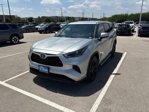 Celestial Silver Metallic 2022 Toyota Highlander L