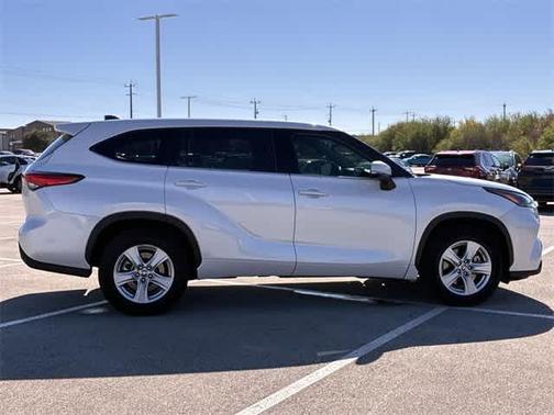 2022 Toyota Highlander L
