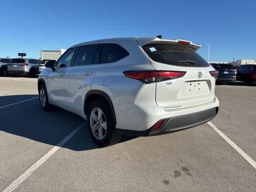 2022 Toyota Highlander L