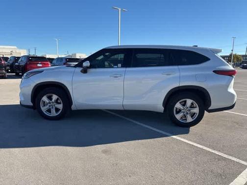 2022 Toyota Highlander L