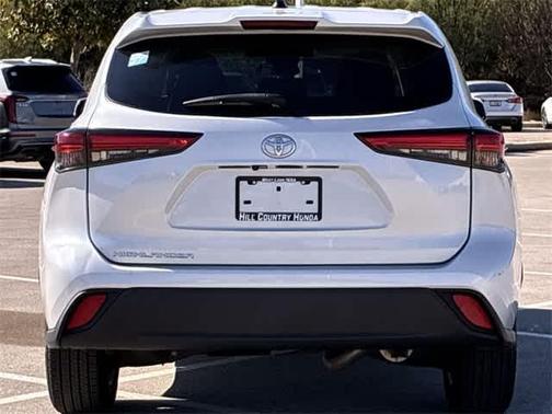 2022 Toyota Highlander L