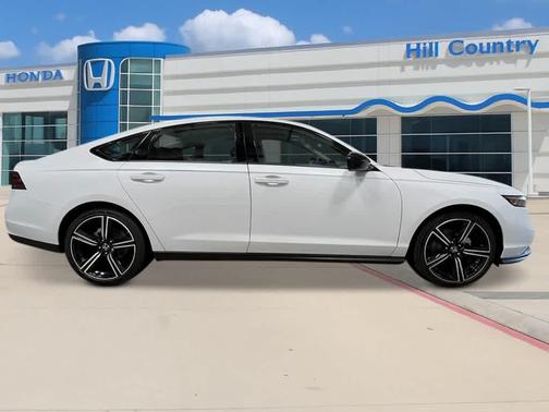 Platinum White Pearl 2026 Honda Accord SE