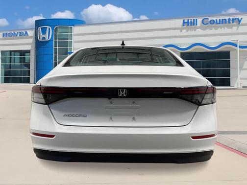 Platinum White Pearl 2026 Honda Accord SE