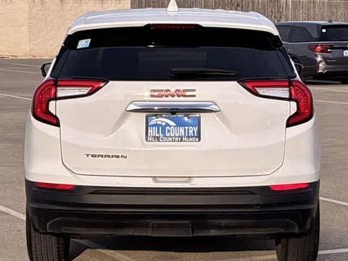 Summit White 2024 GMC Terrain SLE