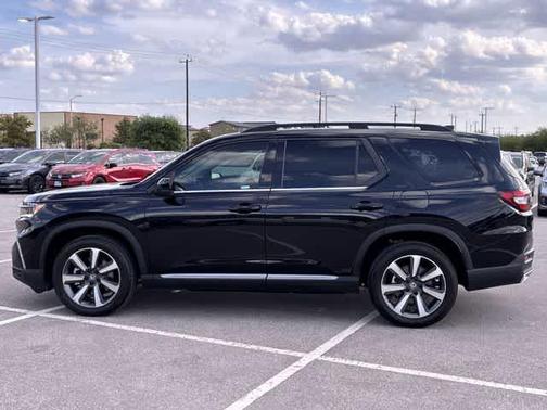 Crystal Black Pearl 2025 Honda Pilot Elite