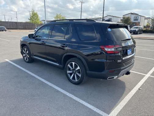 Crystal Black Pearl 2025 Honda Pilot Elite