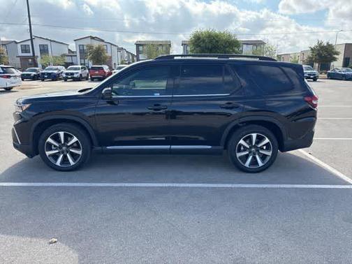 Crystal Black Pearl 2025 Honda Pilot Elite