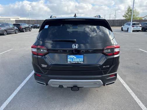 Crystal Black Pearl 2025 Honda Pilot Elite