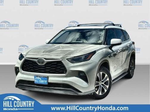 Blizzard Pearl 2021 Toyota Highlander XLE