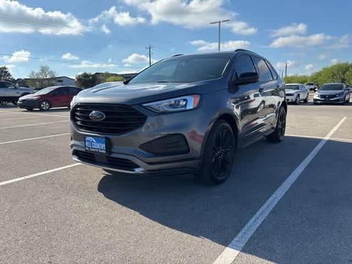 2022 Ford Edge SE