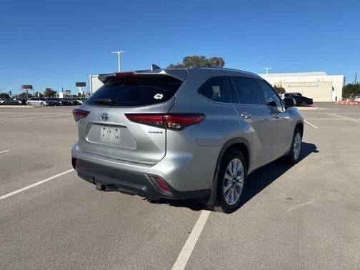 2023 Toyota Highlander Hybrid Limited