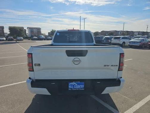 2022 Nissan Frontier SV