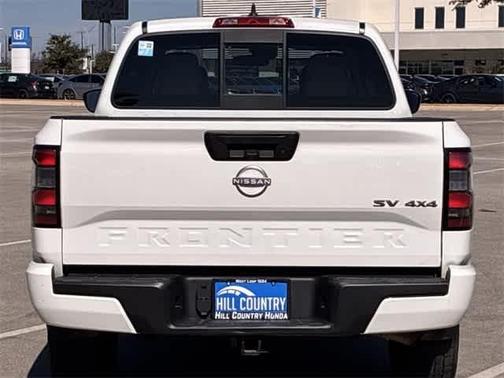 2022 Nissan Frontier SV