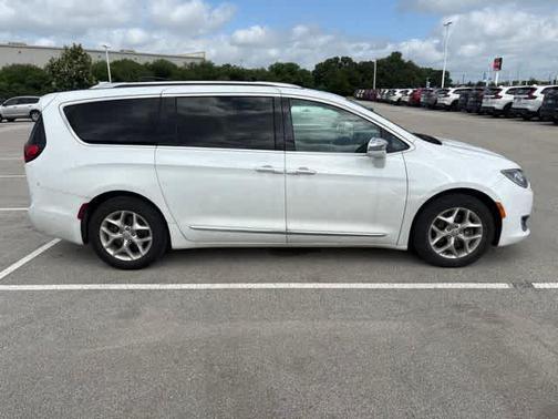 Bright White Clearcoat 2020 Chrysler Pacifica Limited