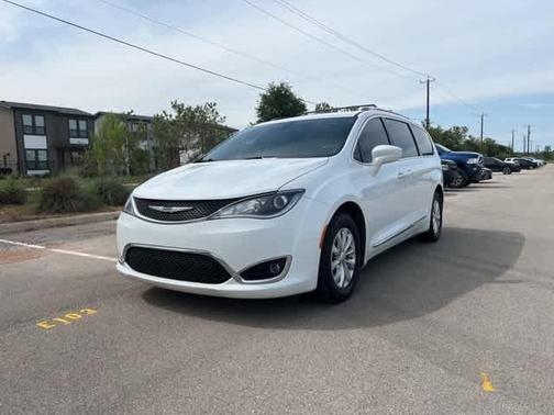 2018 Chrysler Pacifica Touring-L