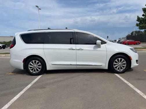 2018 Chrysler Pacifica Touring-L
