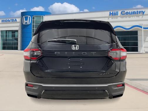Crystal Black Pearl 2026 Honda Pilot Black Edition