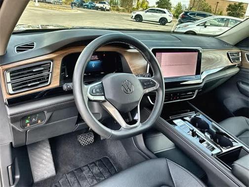 2025 Volkswagen Atlas 2.0T SE