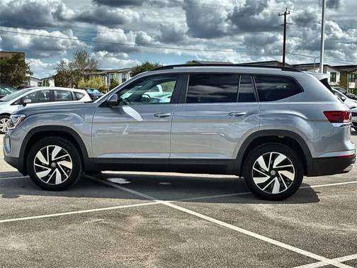 2025 Volkswagen Atlas 2.0T SE