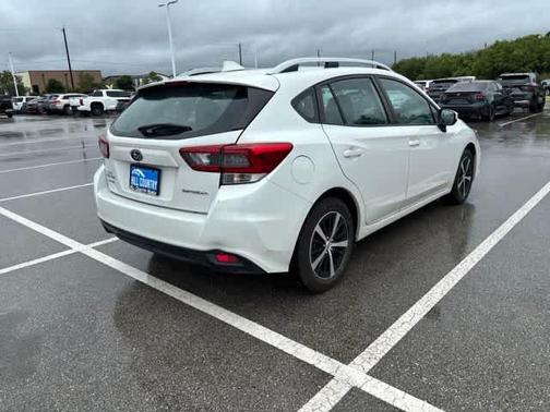 Crystal White Pearl 2022 Subaru Impreza Premium