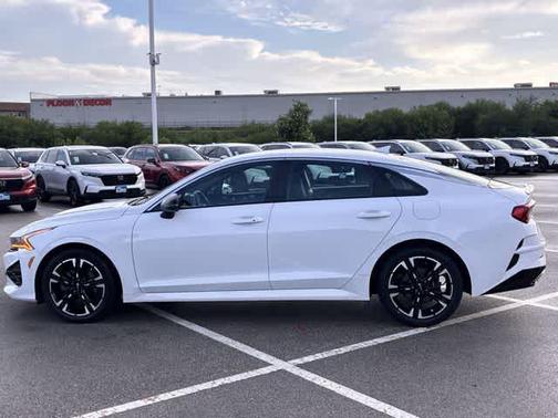 Glacial White Pearl 2024 Kia K5 GT-Line