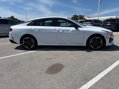 Glacial White Pearl 2024 Kia K5 GT-Line