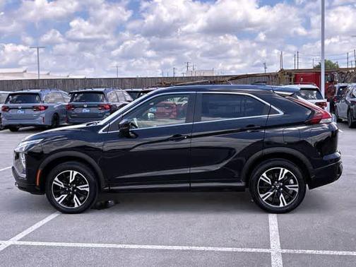 Labrador Black Pearl 2024 Mitsubishi Eclipse Cross SEL