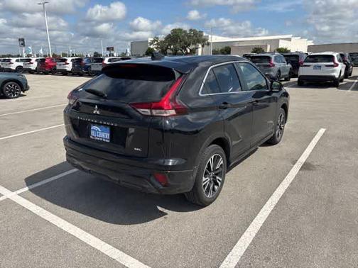 Labrador Black Pearl 2024 Mitsubishi Eclipse Cross SEL