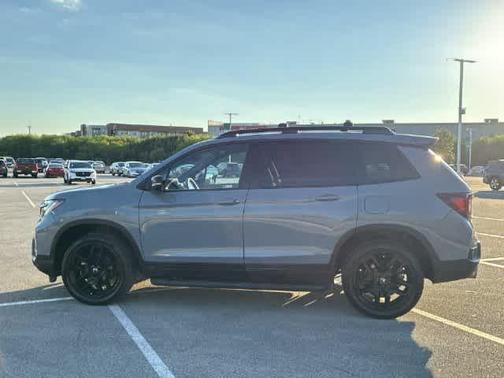 Sonic Gray Pearl 2024 Honda Passport Black Edition