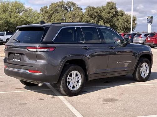 2024 Jeep Grand Cherokee Laredo